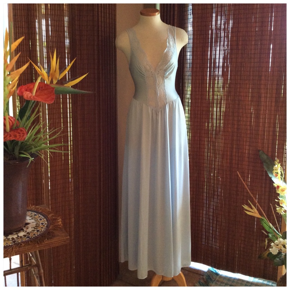 OLGA VINTAGE NIGHTGOWN